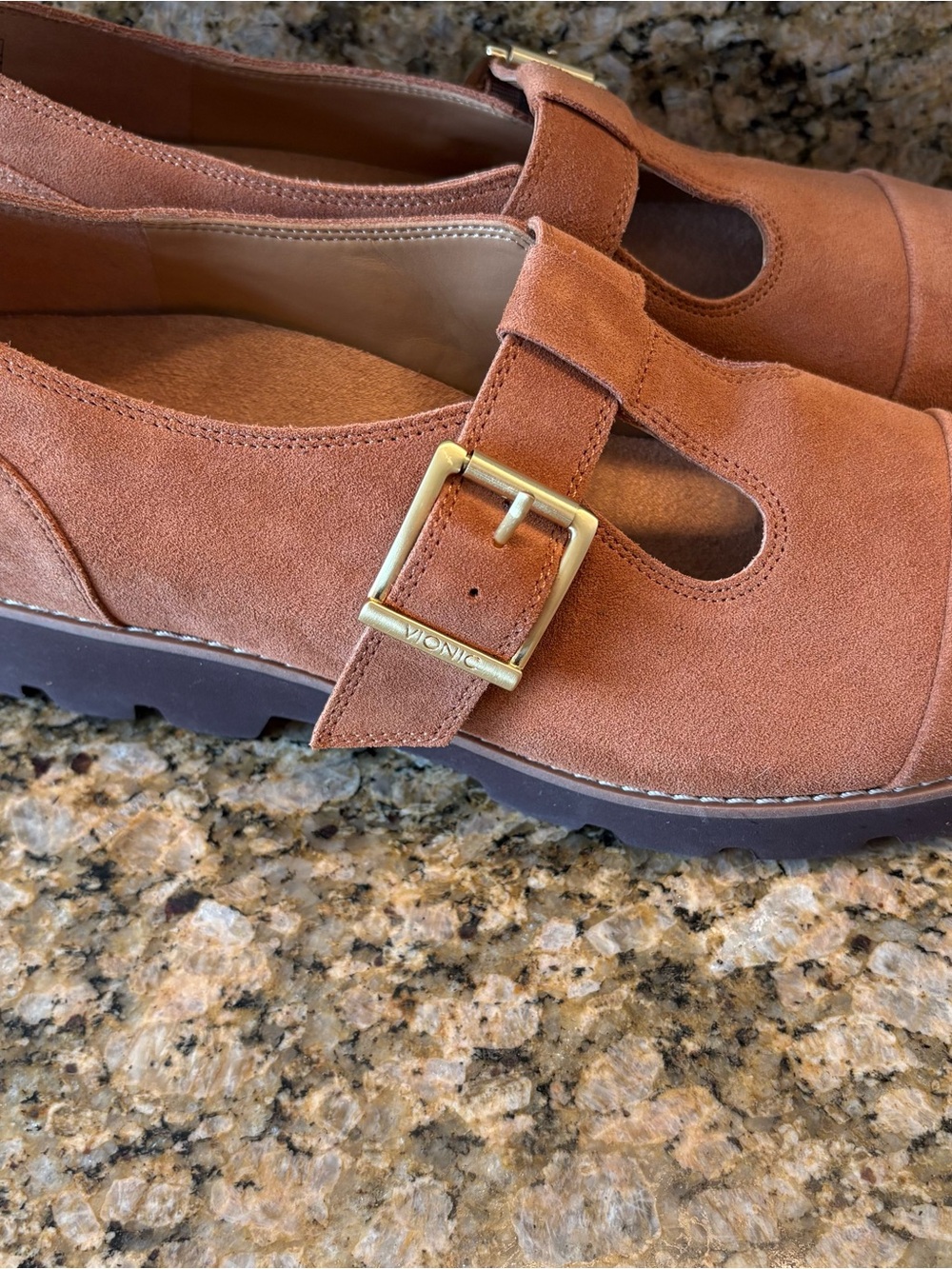 Vionic shoes - Picture 4 of 7